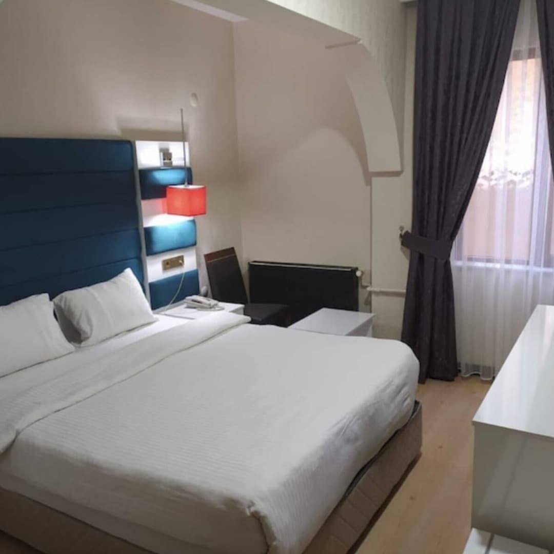 تصویر هتل سه ستاره تاپ آتنا لایف