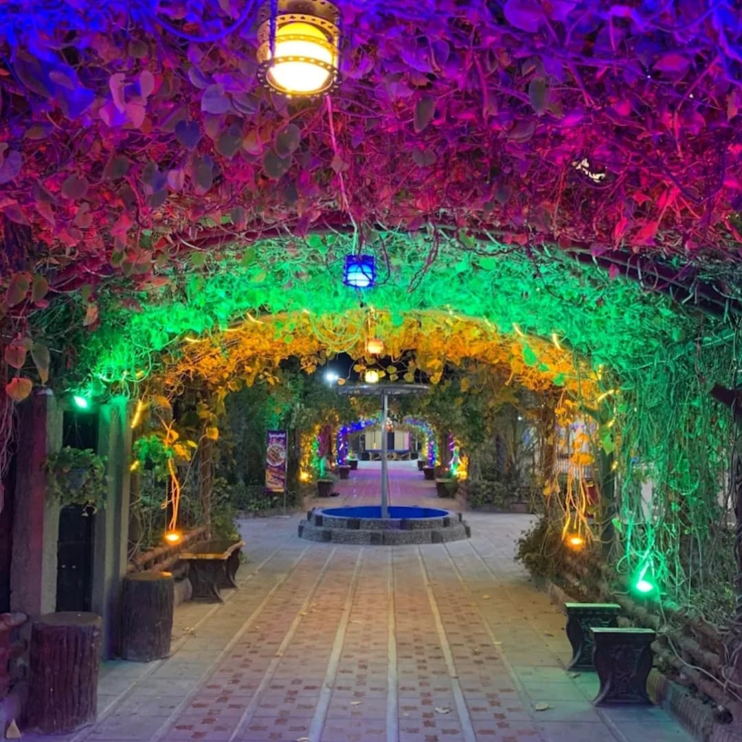 تصویر دریاکنار بندر مقام