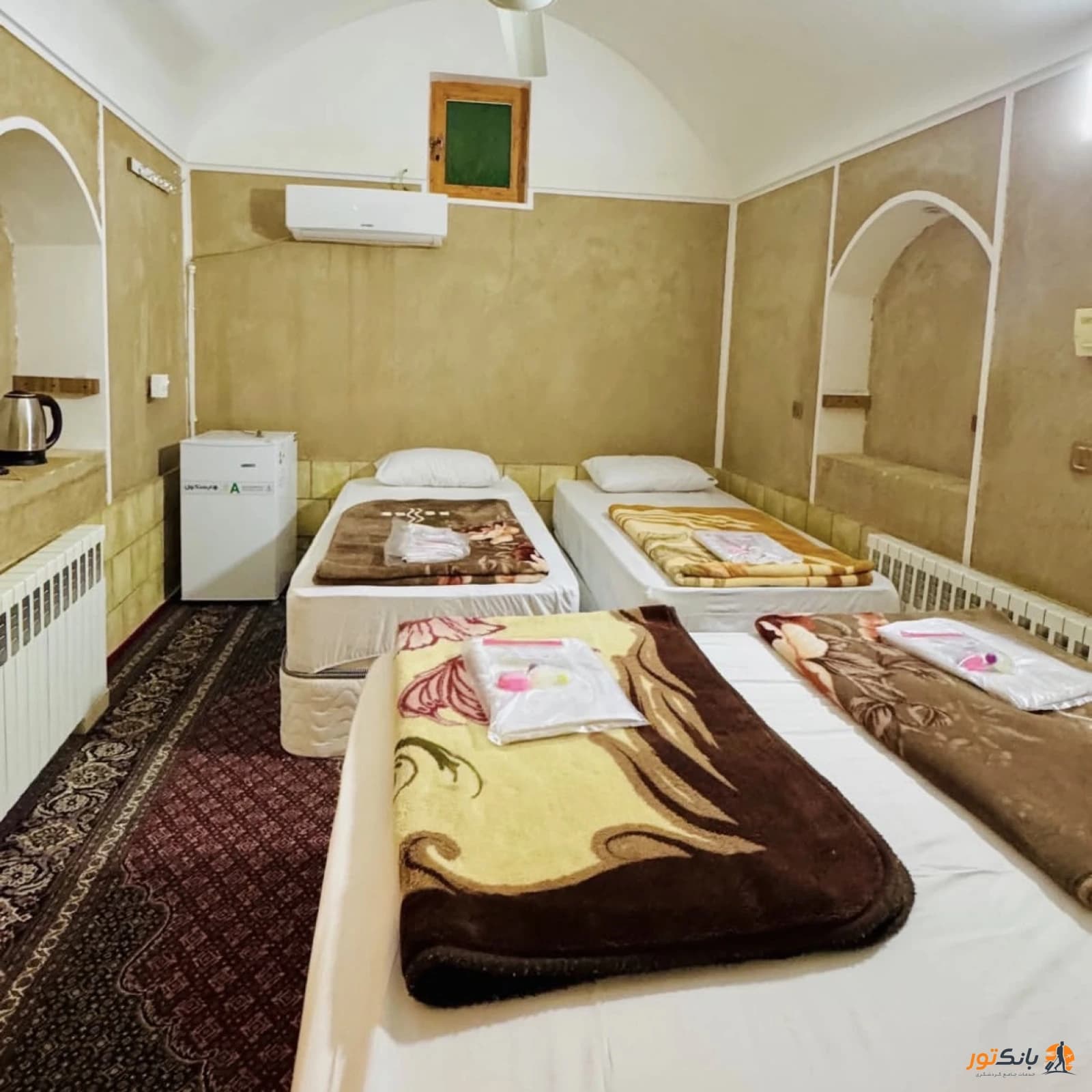 اقامتگاه افضل، روستای مصر